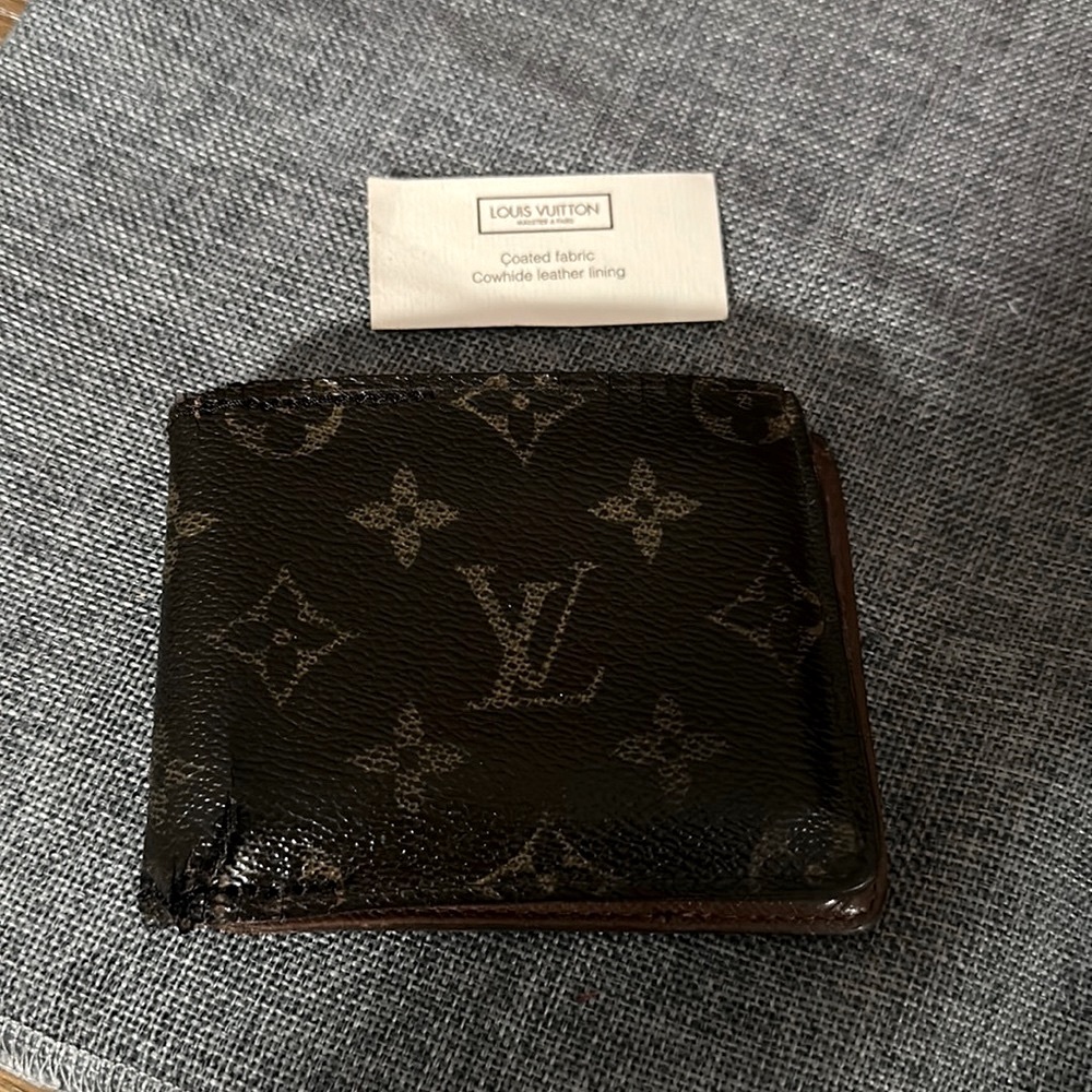 Pre loved Louis Vuitton Mens Wallet